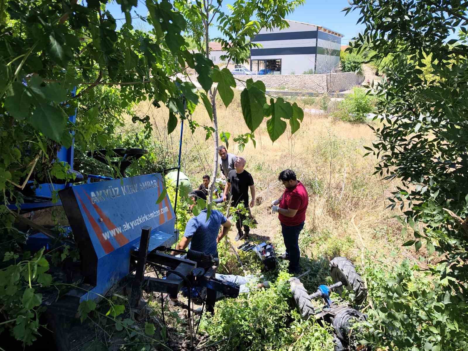 Malatya&rsquo;da &ccedil;apa motoru devrildi: 3 yaralı