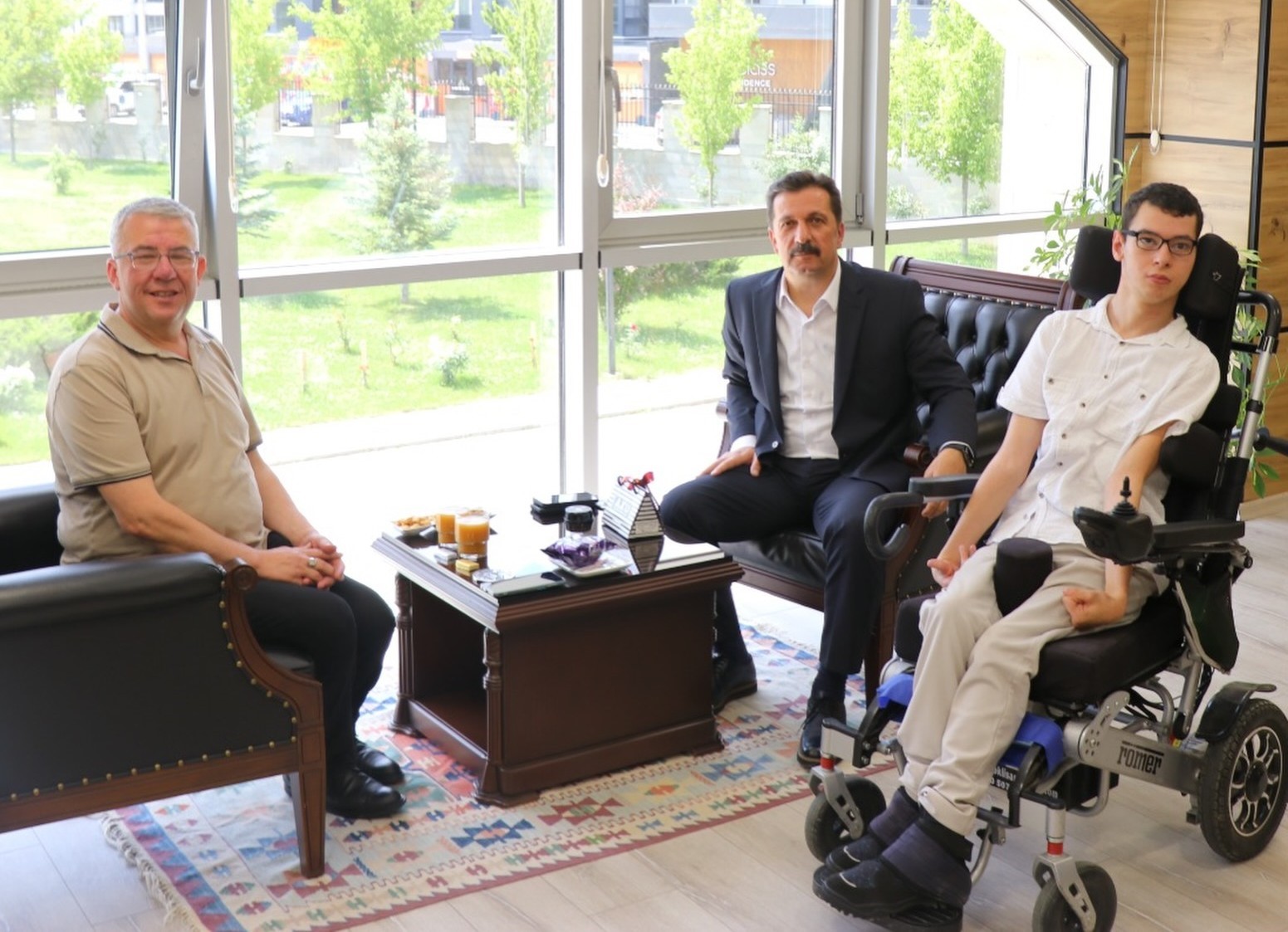 K&uuml;tahya İl Emniyet M&uuml;d&uuml;r&uuml; Elbir: "&Ouml;zel bireylerimiz en kıymetli değerlerimizdir"