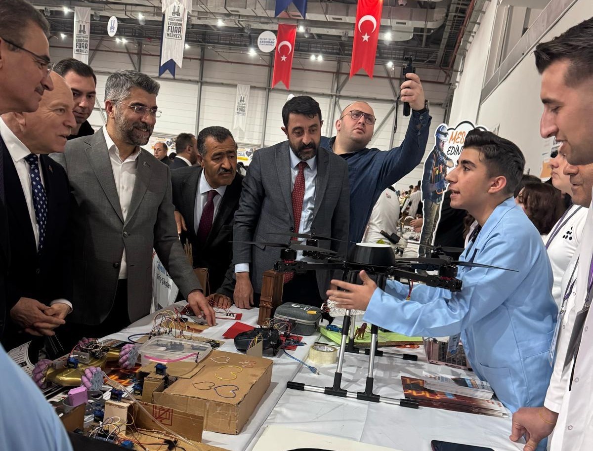 Gen&ccedil;lerin yetenekleri takdir topladı