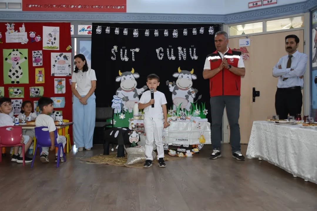 Aydın&rsquo;da miniklere s&uuml;t t&uuml;ketiminin &ouml;nemi anlatıldı