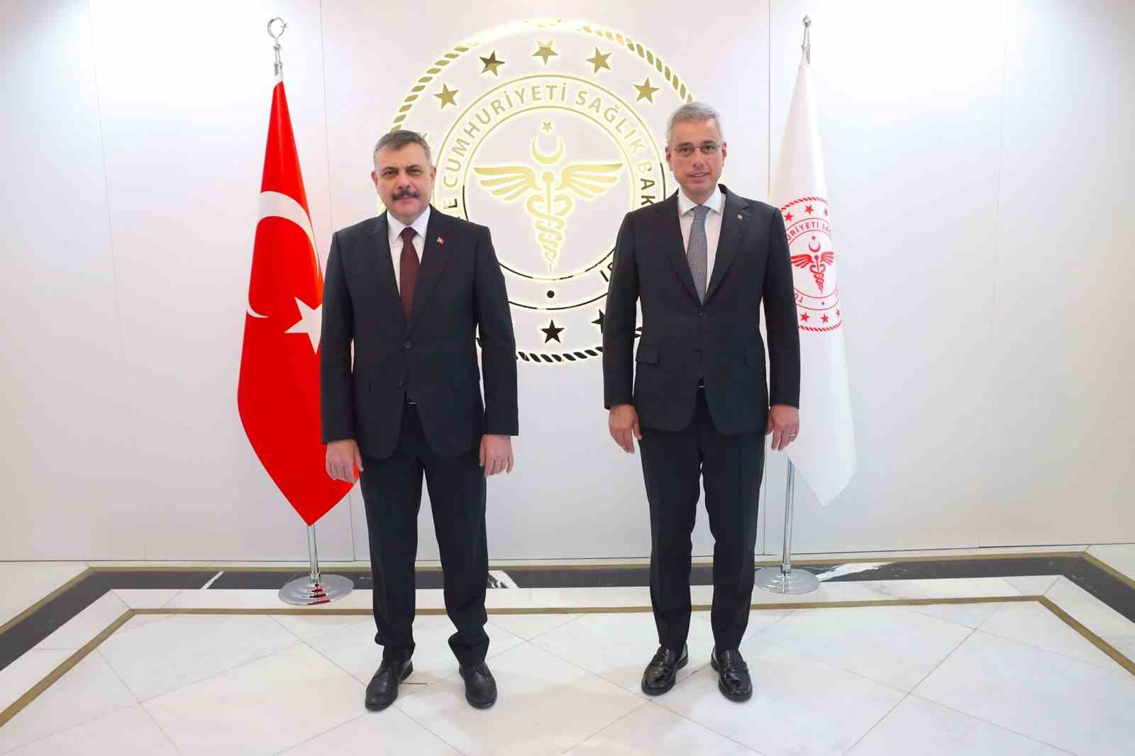 İ&ccedil;işleri Bakanı &Ccedil;ift&ccedil;i, Sağlık Bakanı Memişoğlu ile bir araya geldi