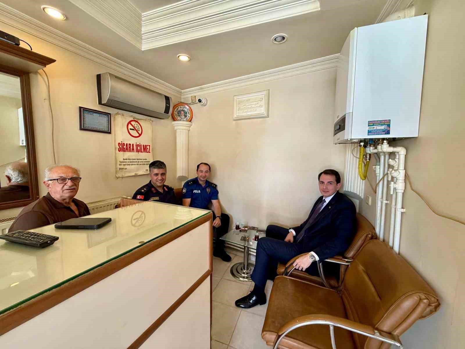 Hisarcık Kaymakamı Atam, esnaf ve vatandaşlarla buluştu
