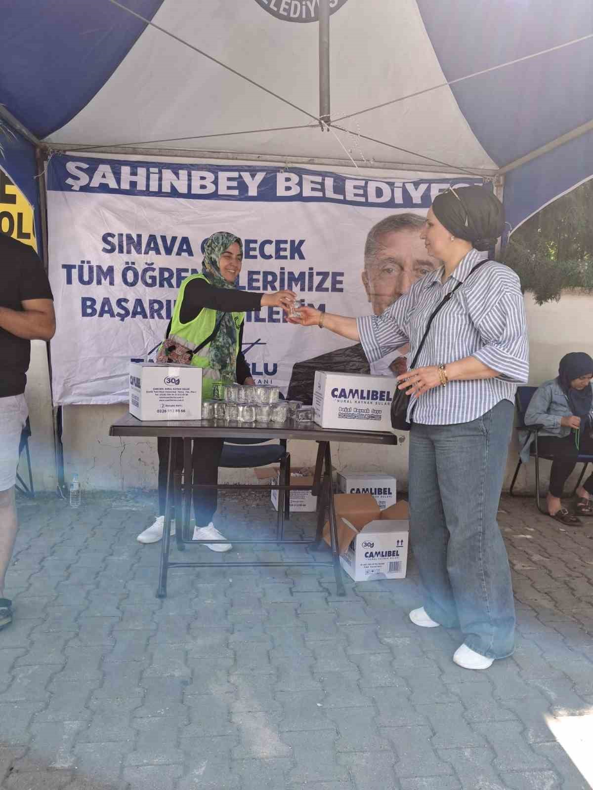 Şahinbey zabıta ekipleri LGS&rsquo;de &ouml;ğrencilerin yanında oldu