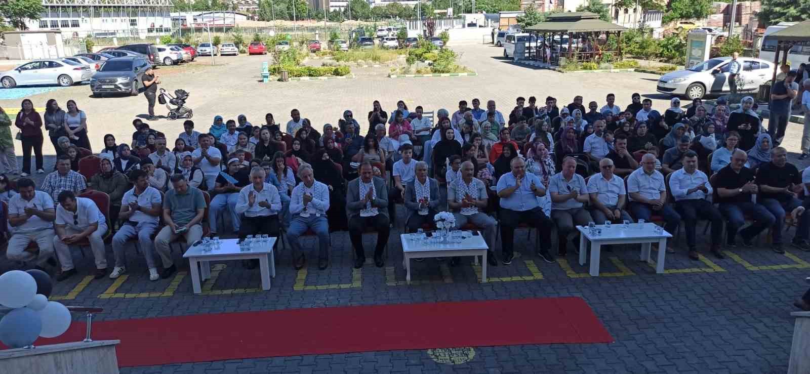 Devrek&rsquo;te İmam Hatiplilerden mezuniyet sevinci
