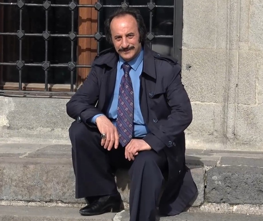 Televizyonda g&ouml;rd&uuml;, hayatı değişti: Erzurumlu Hikmet G&uuml;nd&uuml;z&rsquo;&uuml;n yarım asırlık Orhan Gencebay sevdası