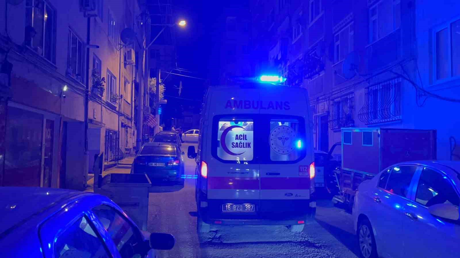 Psikolojik sorunları olan adam hem kendini hem annesini bı&ccedil;akladı
