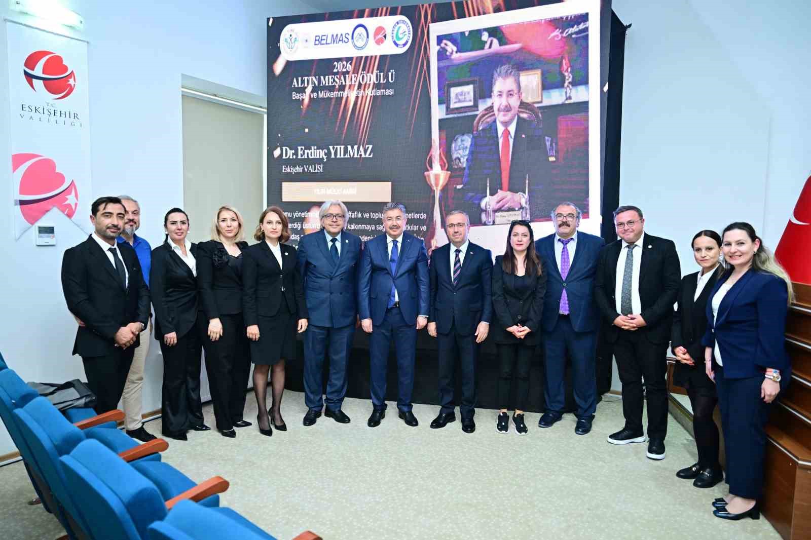 Eskişehir Valisi Yılmaz, ’Yılın Mülki İdare Amiri’ seçildi
