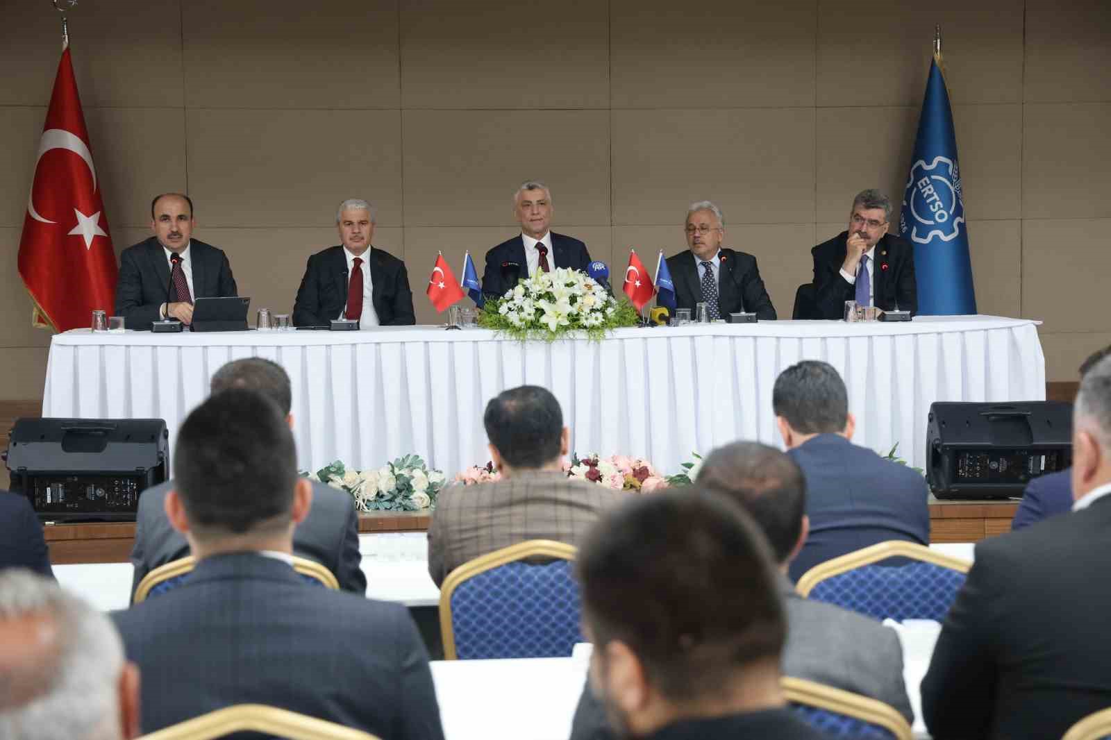Bakan Bolat: "T&uuml;rkiye 273 bu&ccedil;uk milyar dolar yıllık ihracat yapan bir &uuml;lke konumuna geldi"