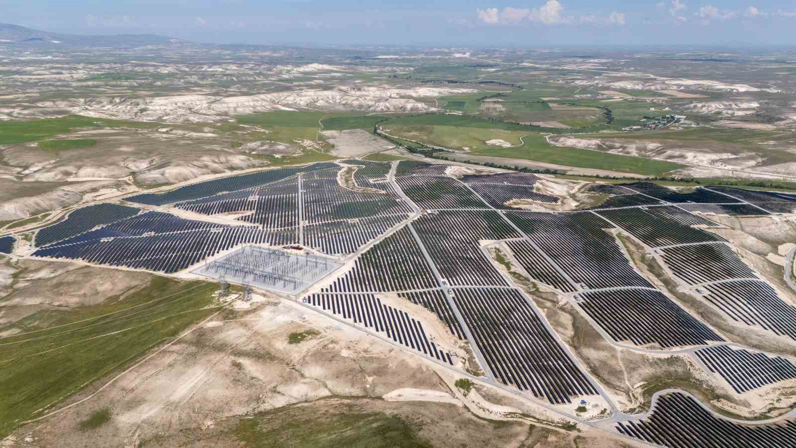 İGA İstanbul Havalimanı Eskişehir&rsquo;de a&ccedil;tığı G&uuml;neş Enerjisi Santrali ile t&uuml;m enerji ihtiyacını karşılıyor