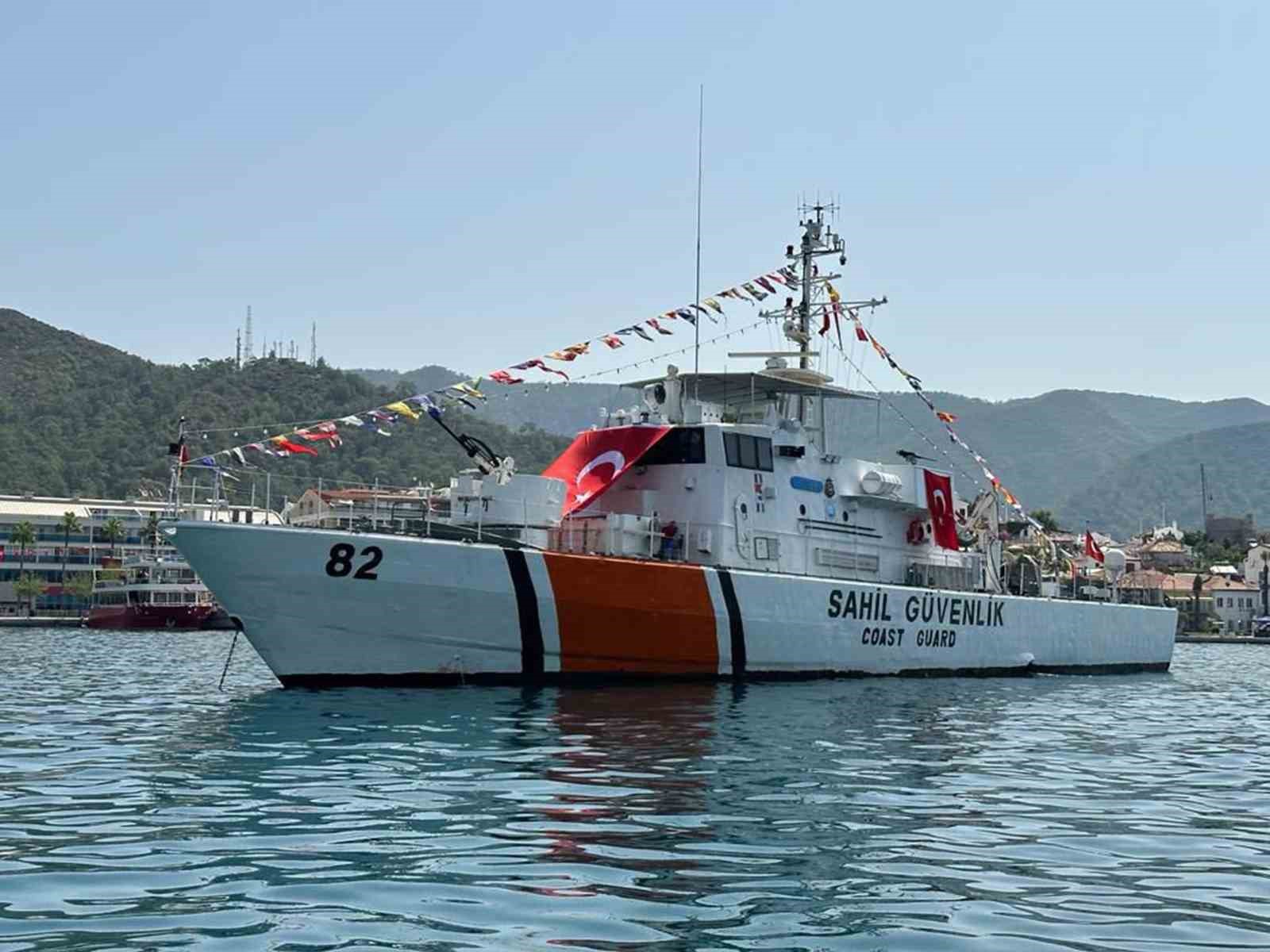 Sahil G&uuml;venlik botları Denizcilik ve Kabotaj Bayramı&rsquo;nda ziyarete a&ccedil;ıldı