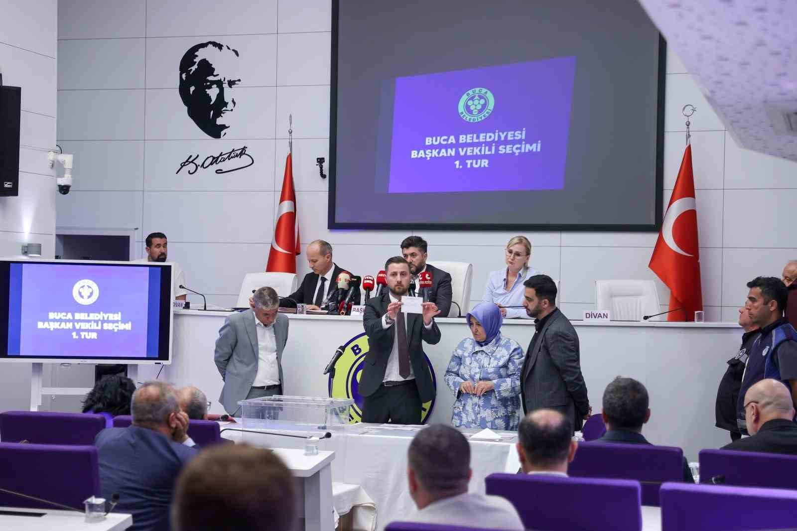 Buca Belediyesi&rsquo;nde Başkanvekili CHP&rsquo;li H&uuml;seyin Benzer oldu