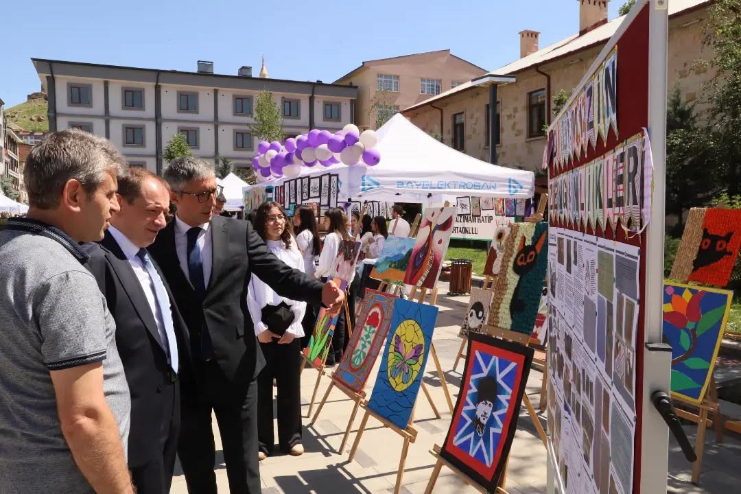 Bayburt&rsquo;ta okulların &ouml;rnek &ccedil;alışmaları sergilendi