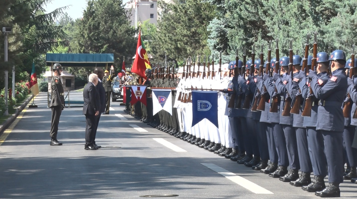 Bakan G&uuml;ler, Kamerunlu mevkidaşı Assomo ile bir araya geldi