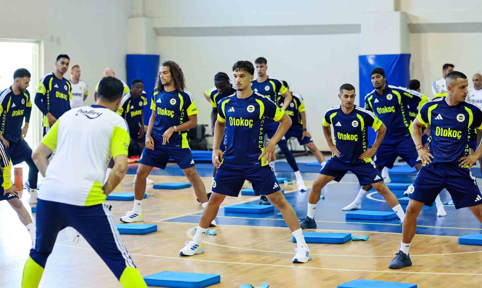 Fenerbah&ccedil;e&rsquo;de yeni sezon hazırlıkları devam ediyor