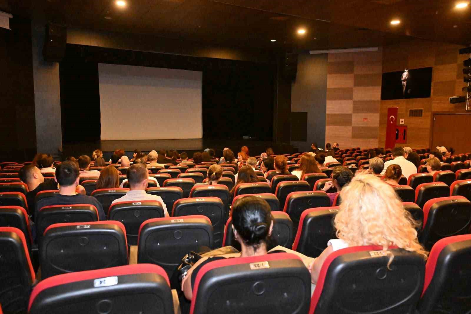 Cannes&rsquo;ın &ouml;d&uuml;ll&uuml; kısa filmleri Manisalı sinemaseverlerle buluştu