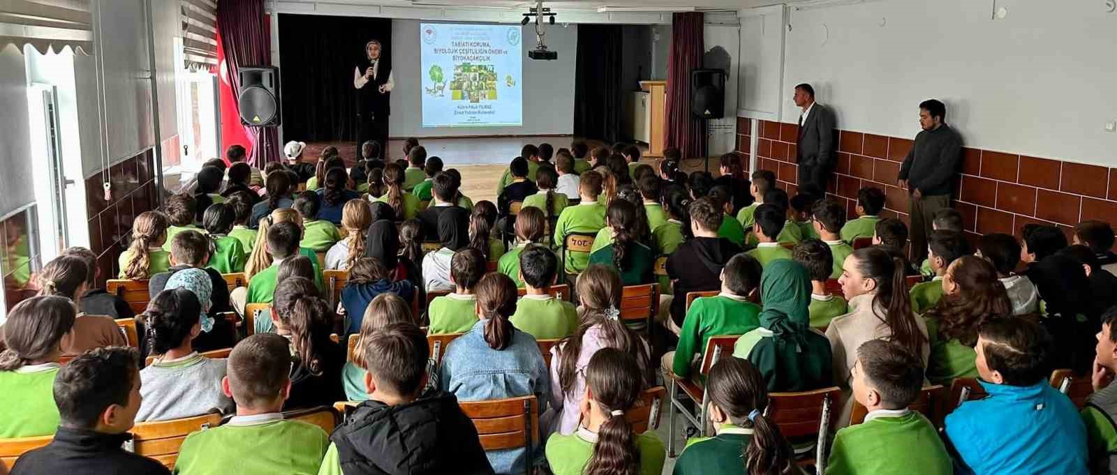 Bayburt&rsquo;ta 587 &ouml;ğrenciye doğa eğitimi verildi
