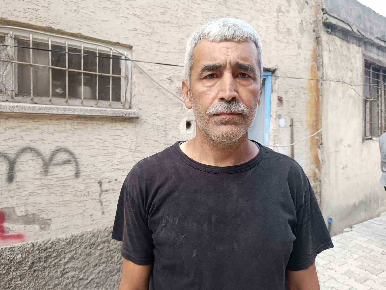 Kahramanmaraş&rsquo;ta yıkılması beklenen binalar vatandaşı endişelendiriyor