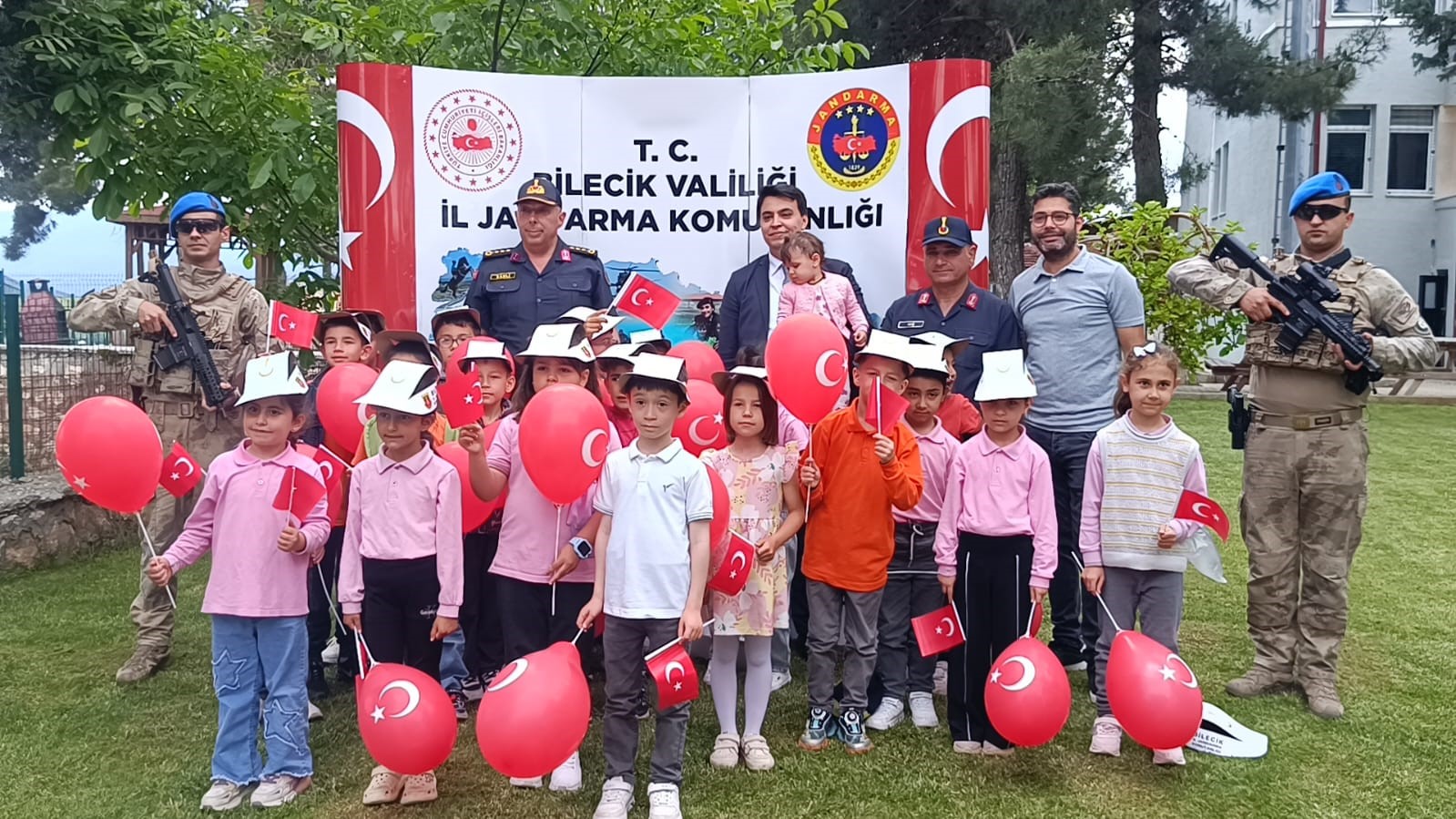 Pazaryeri&rsquo;nde jandarmadan &ouml;ğrencilere unutulmaz g&uuml;n