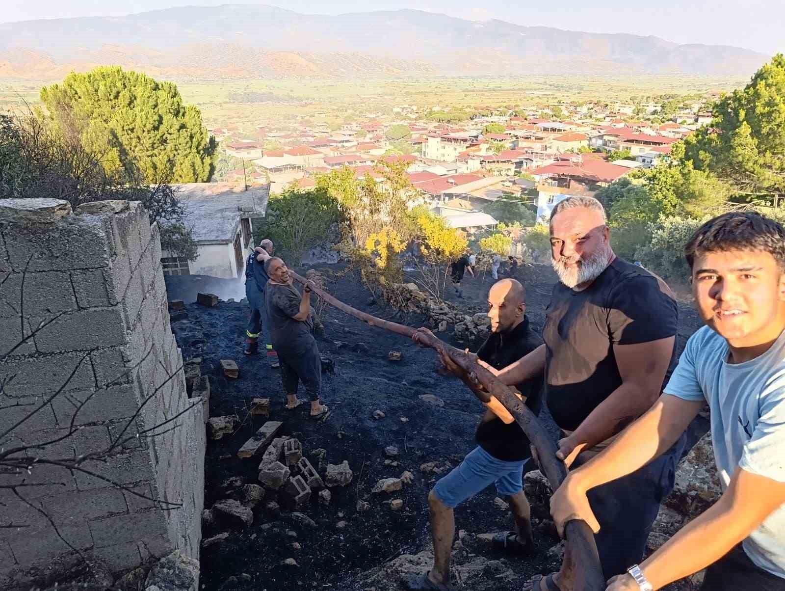 Bozdoğan&rsquo;da arazi yangını