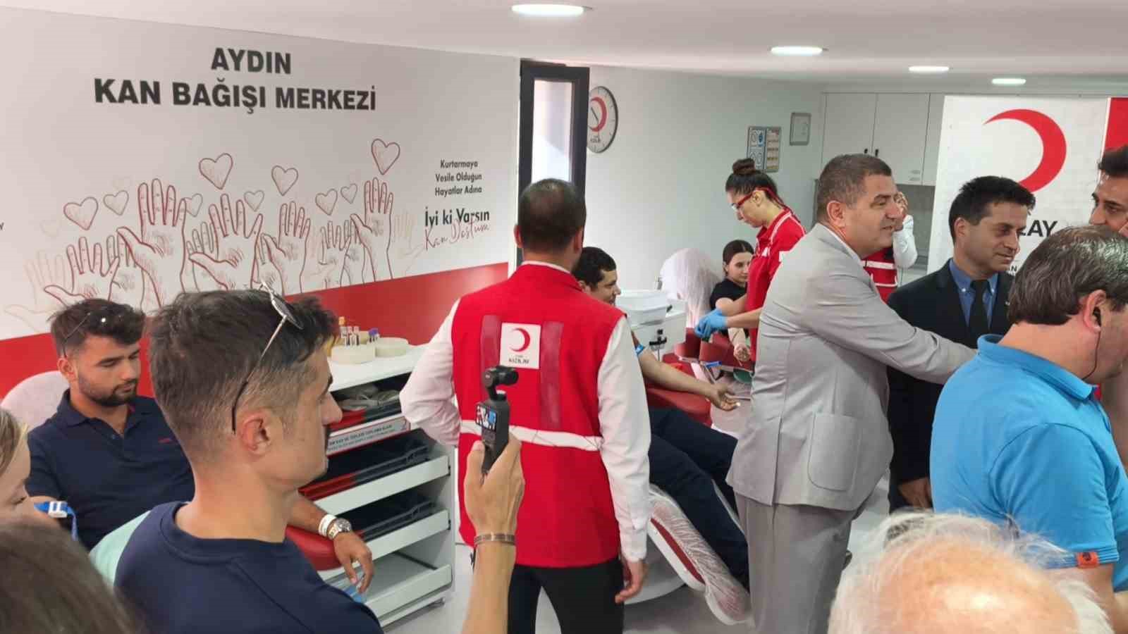 Kızılay Kan Bağış Merkezleri g&uuml;nde ortalama 9 bin kan bağışı alıyor