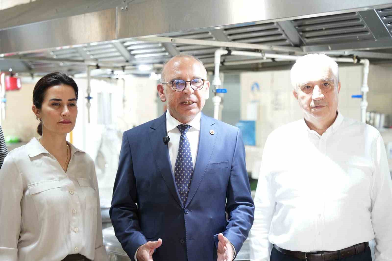 Turgutlu&rsquo;da aşevine 12 ton 400 kiloluk kurban bağışı