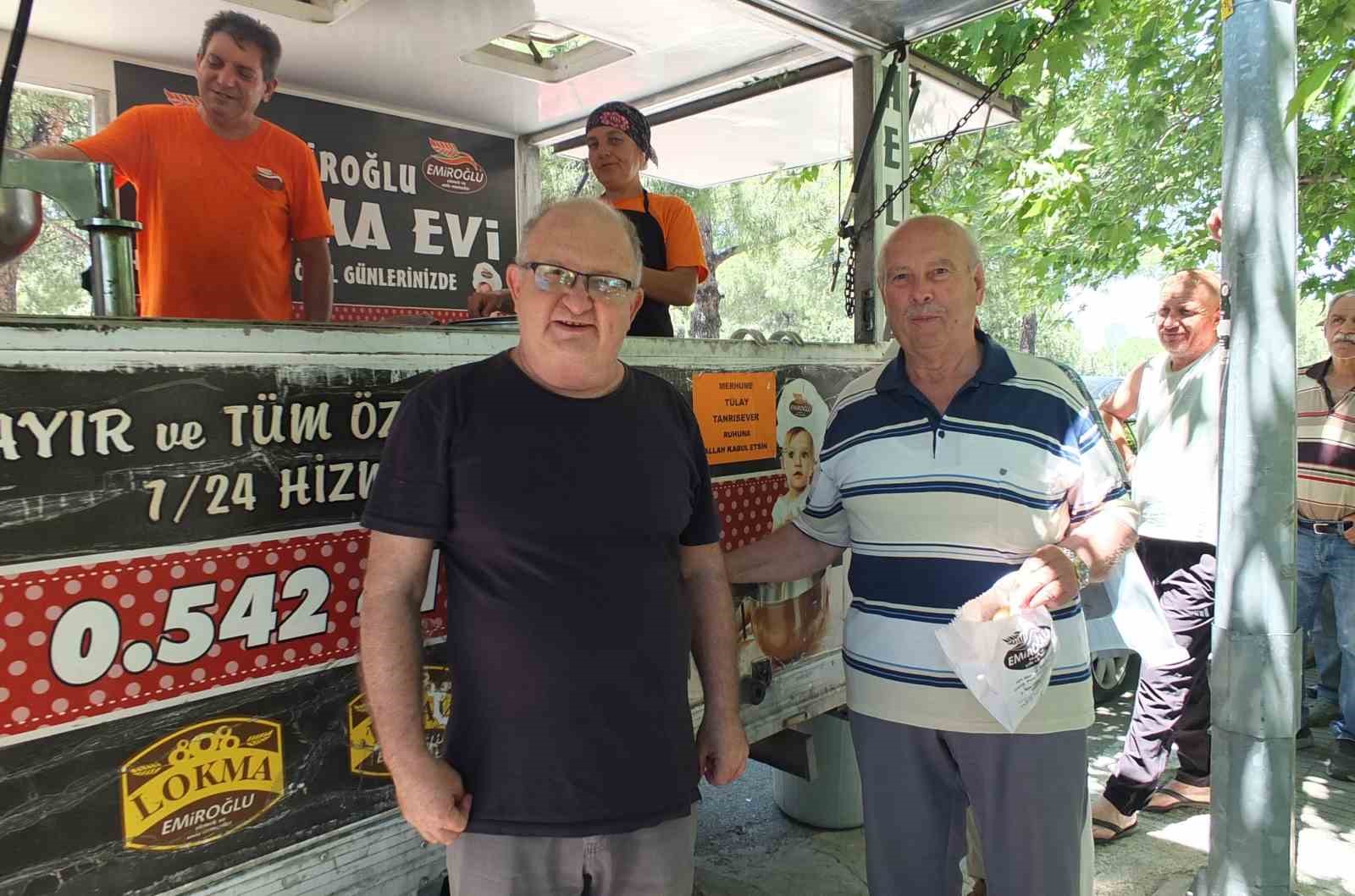 Burhaniye&rsquo;de lokma hayrı geleneği devam ediyor
