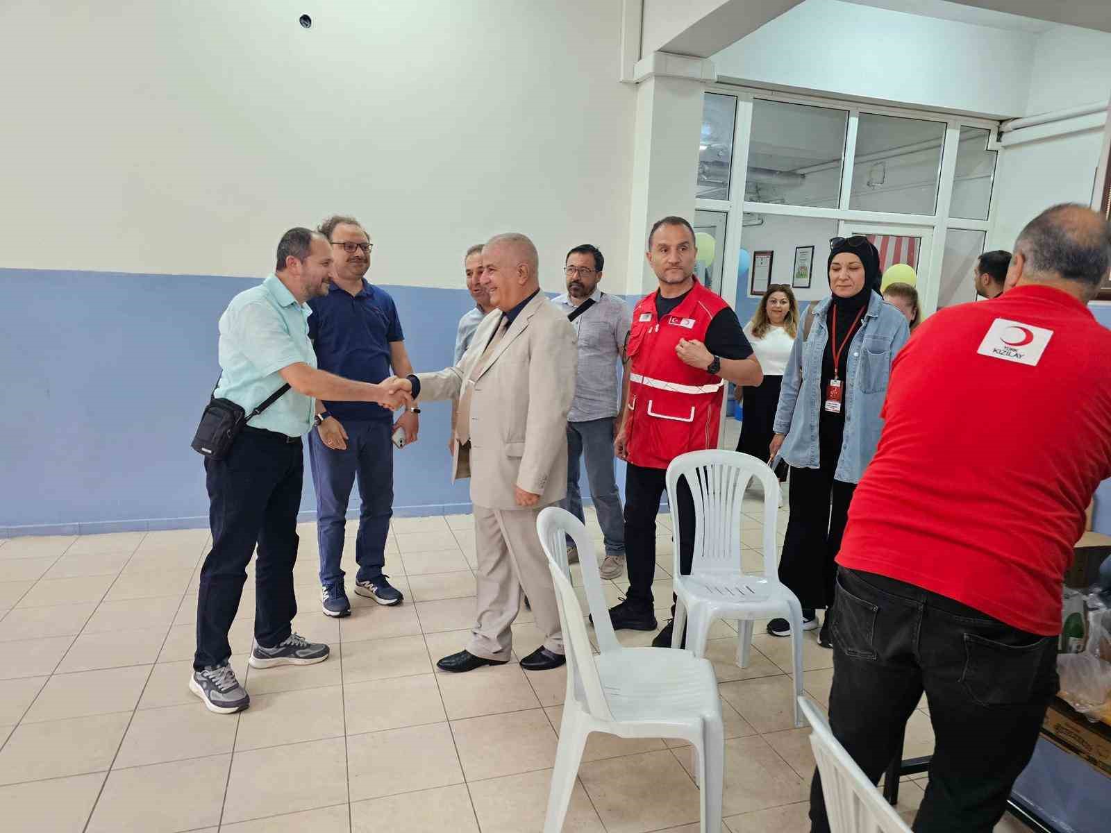 Karesi&rsquo;de &rsquo;Kanpanya&rsquo; ile eğitimciler kan bağışını yaptı