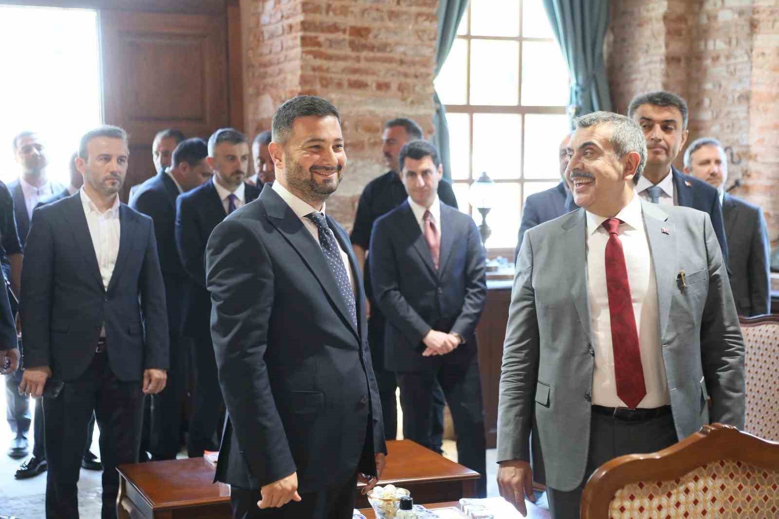 Bakan Tekin&rsquo;den Kağıthane Belediyesi&rsquo;ne ziyaret