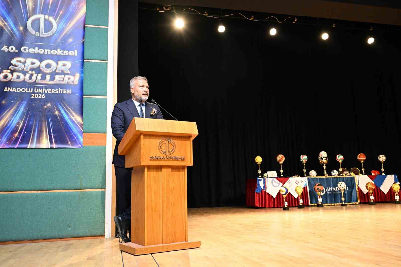 2026 Anadolu &Uuml;niversitesi Spor &Ouml;d&uuml;lleri sahiplerini buldu