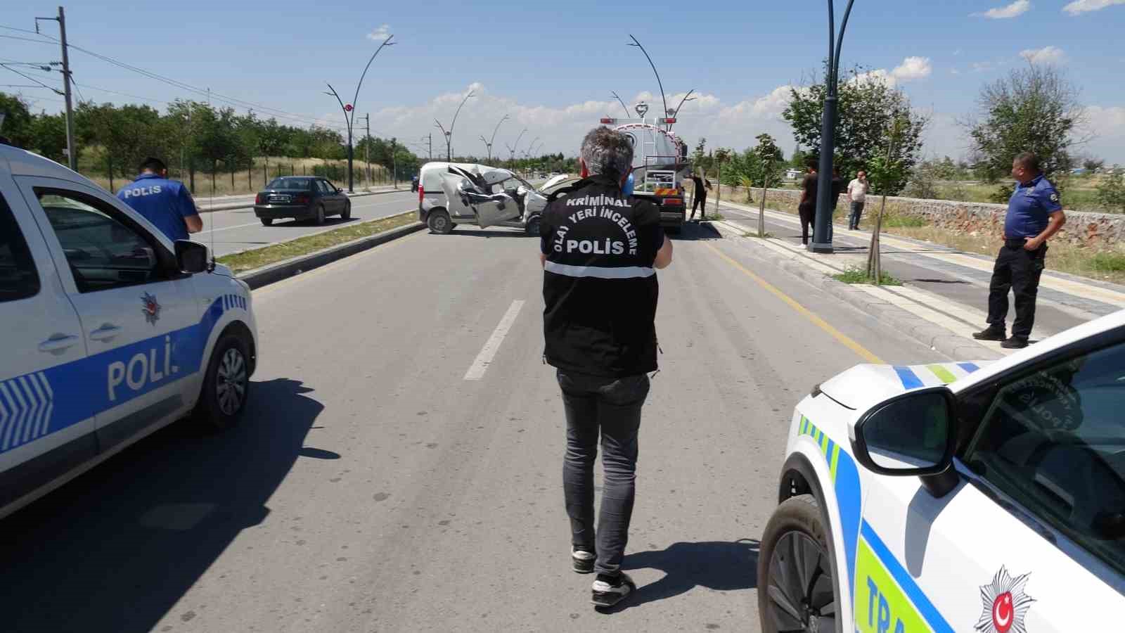 Malatya&rsquo;da su tankerine &ccedil;arpan aracın s&uuml;r&uuml;c&uuml;s&uuml; ağır yaralandı