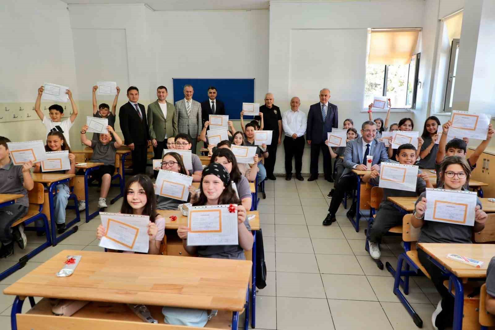 Ordu&rsquo;da 123 bin &ouml;ğrencinin karne heyecanı