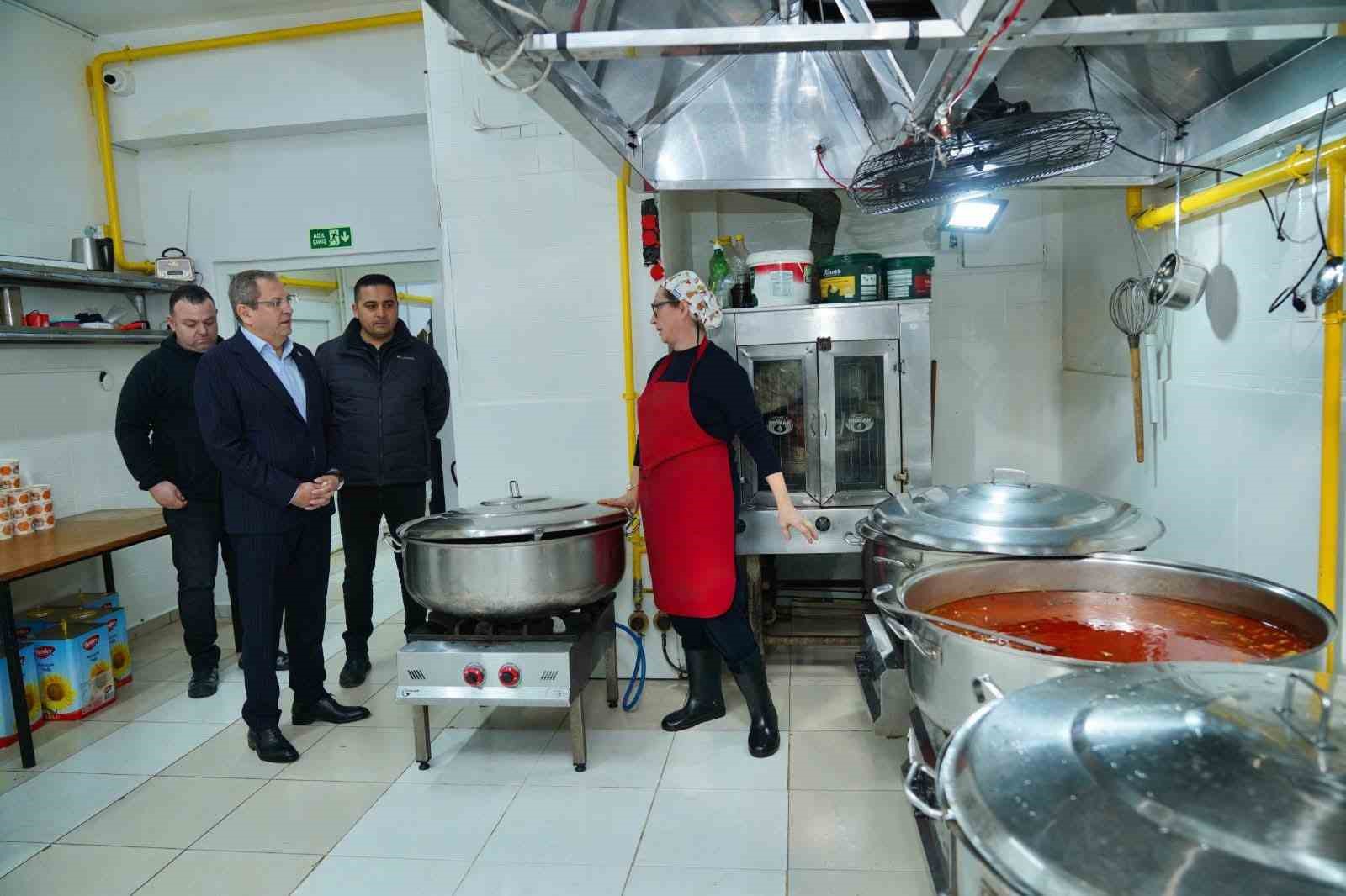 Ayvalık Belediyesi&rsquo;nden aşevi i&ccedil;in kurban &ccedil;ağrısı