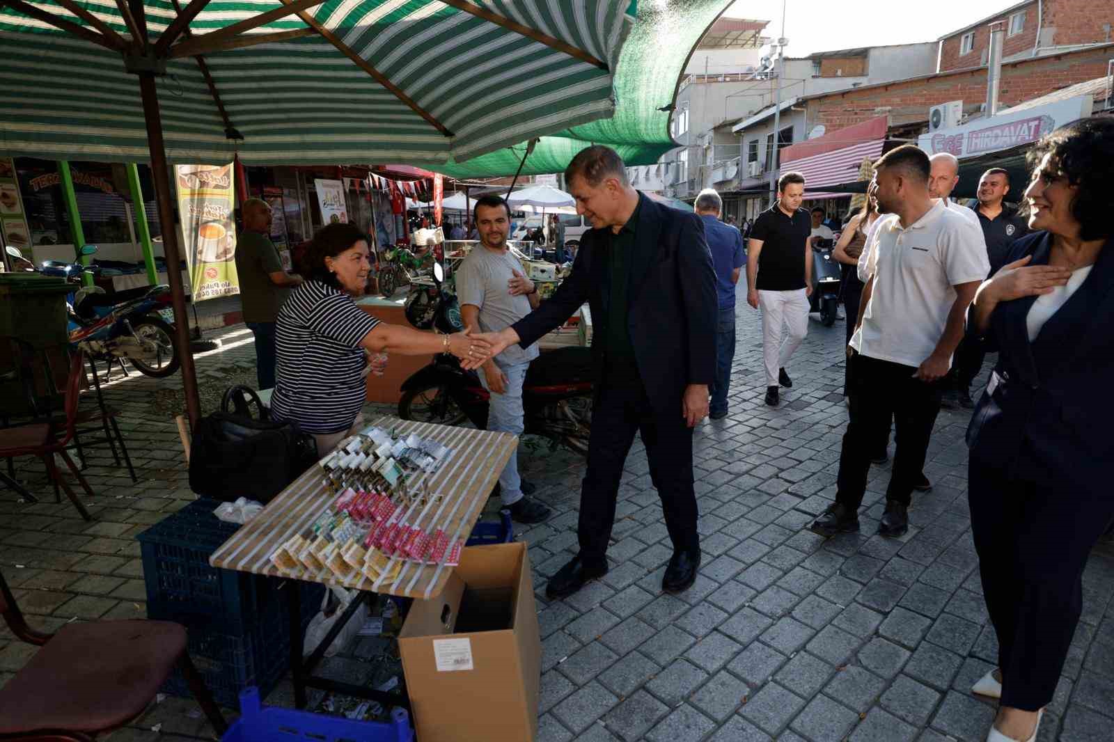 Başkan Tugay, Kınık&rsquo;ta muharrem lokmasını paylaştı