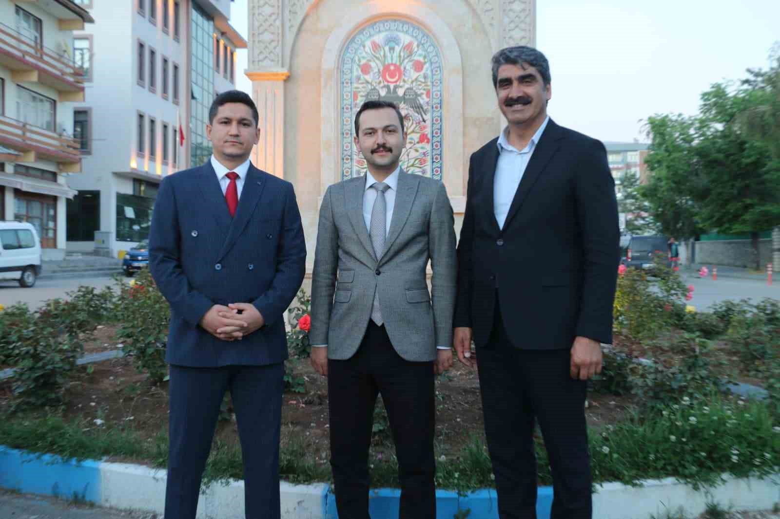 Aşkale Kaymakamı Emre Oğuzt&uuml;rk&rsquo;e duygu dolu veda