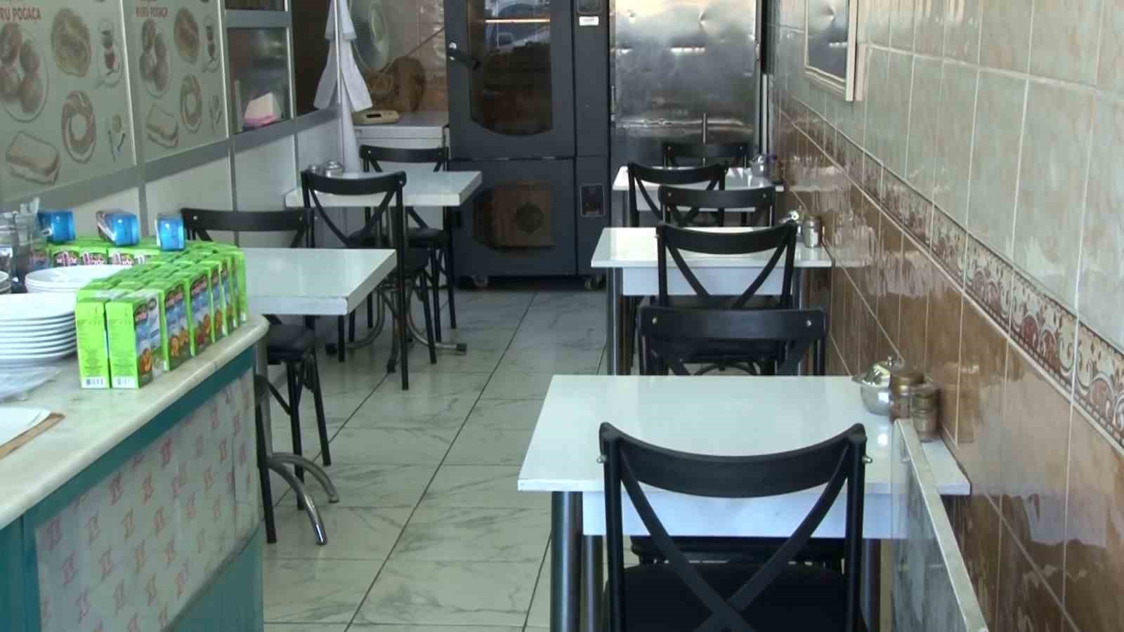 İBB metrob&uuml;s yolunu değiştirince tarihi K&uuml;&ccedil;&uuml;k&ccedil;ekmece k&ouml;pr&uuml;s&uuml; atıl kaldı
