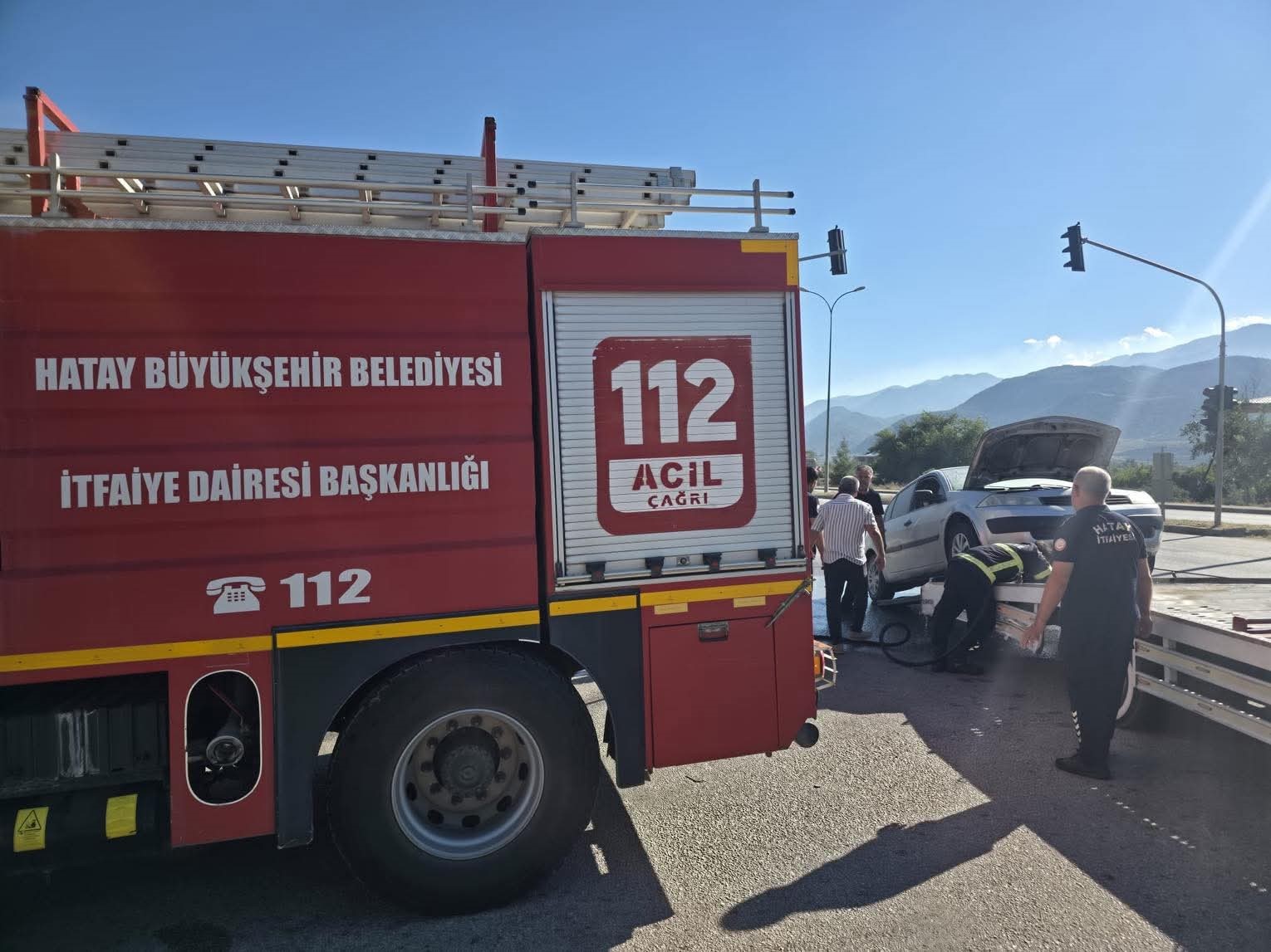 Hassa&rsquo;da otomobil yangını