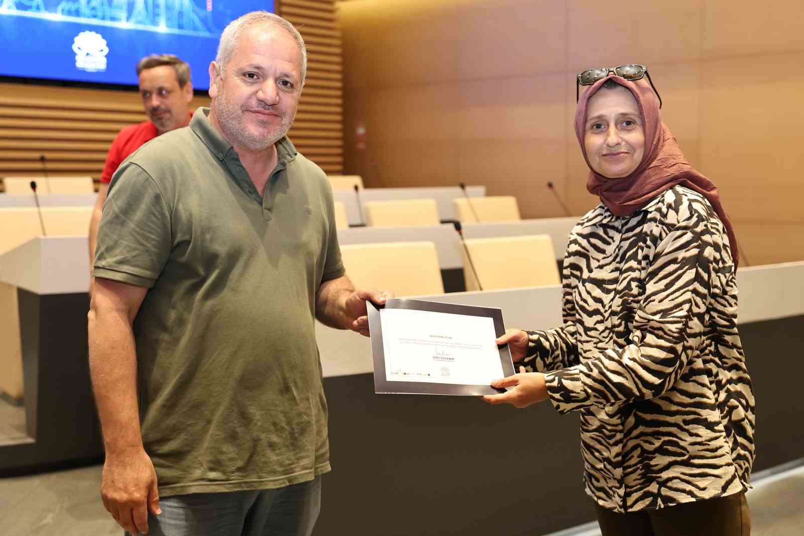 Nil&uuml;fer&rsquo;de sertifikalı kadın g&uuml;c&uuml;