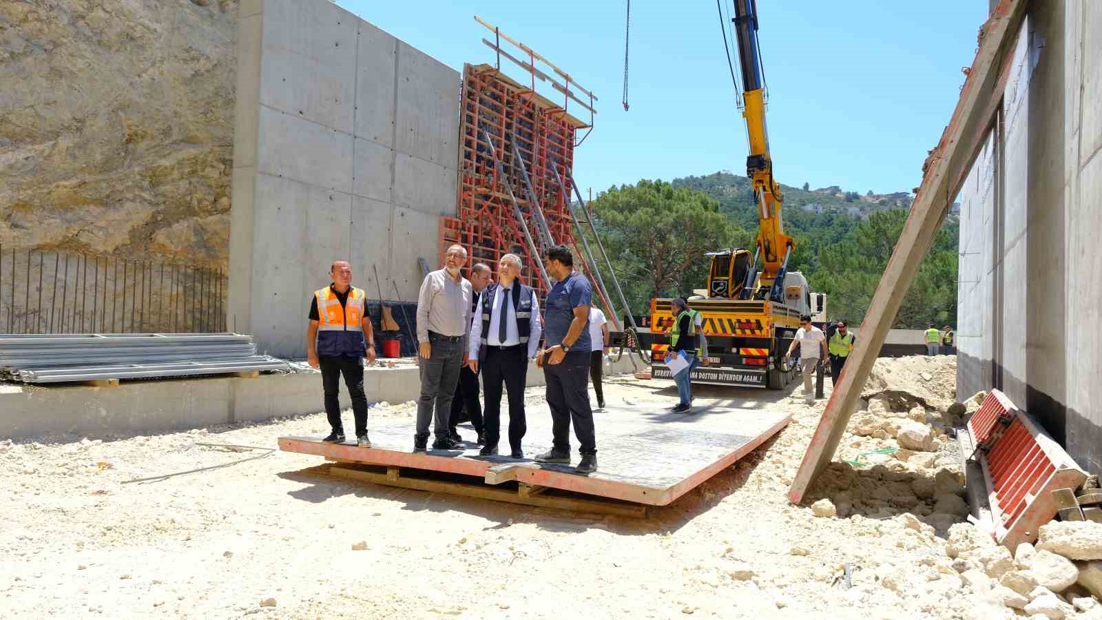 Kaş&rsquo;ın i&ccedil;me suyu altyapısı g&uuml;&ccedil;lendiriliyor