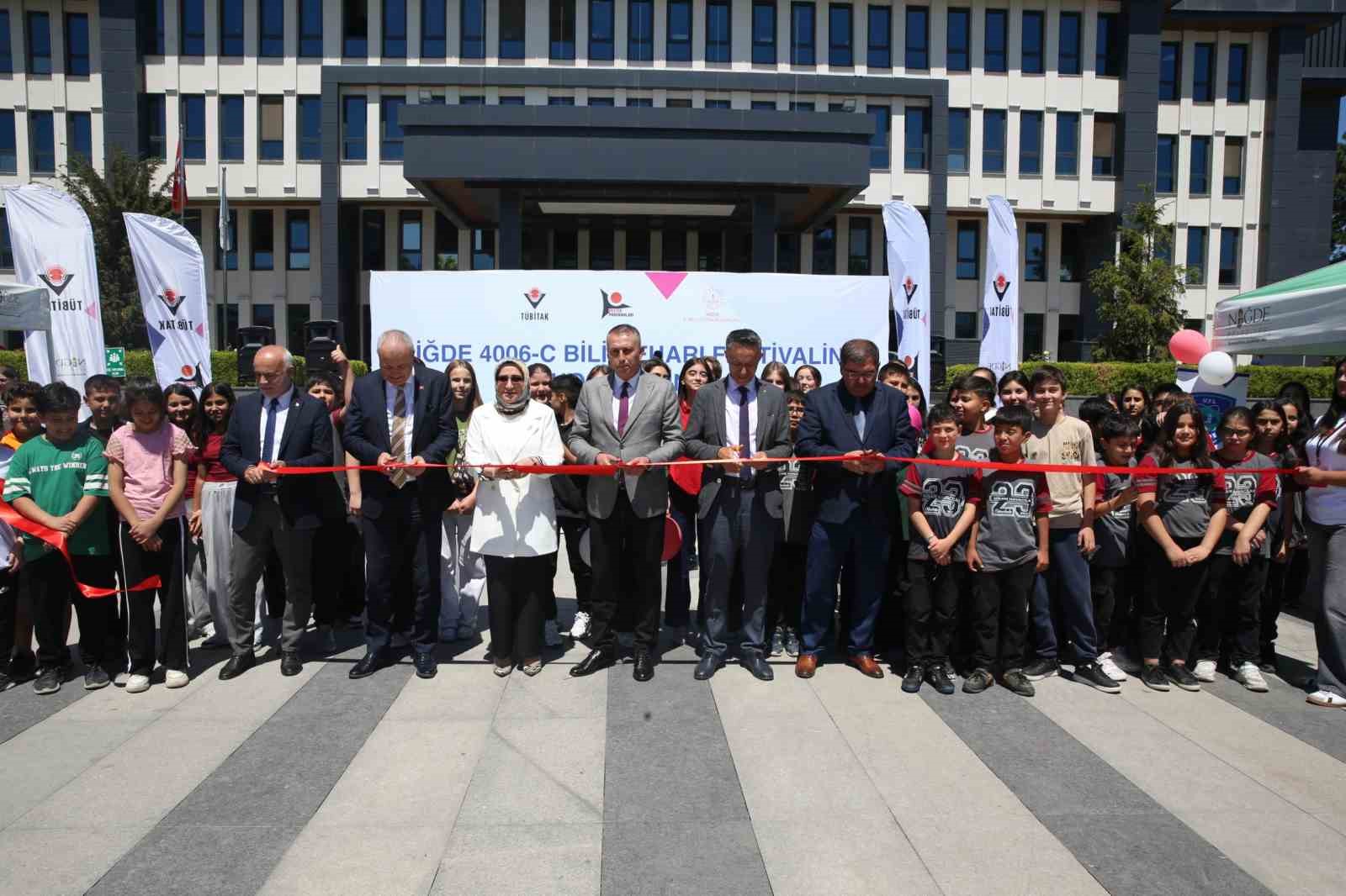 &Ouml;ğrencilerin bilim projeleri g&ouml;r&uuml;c&uuml;ye &ccedil;ıktı