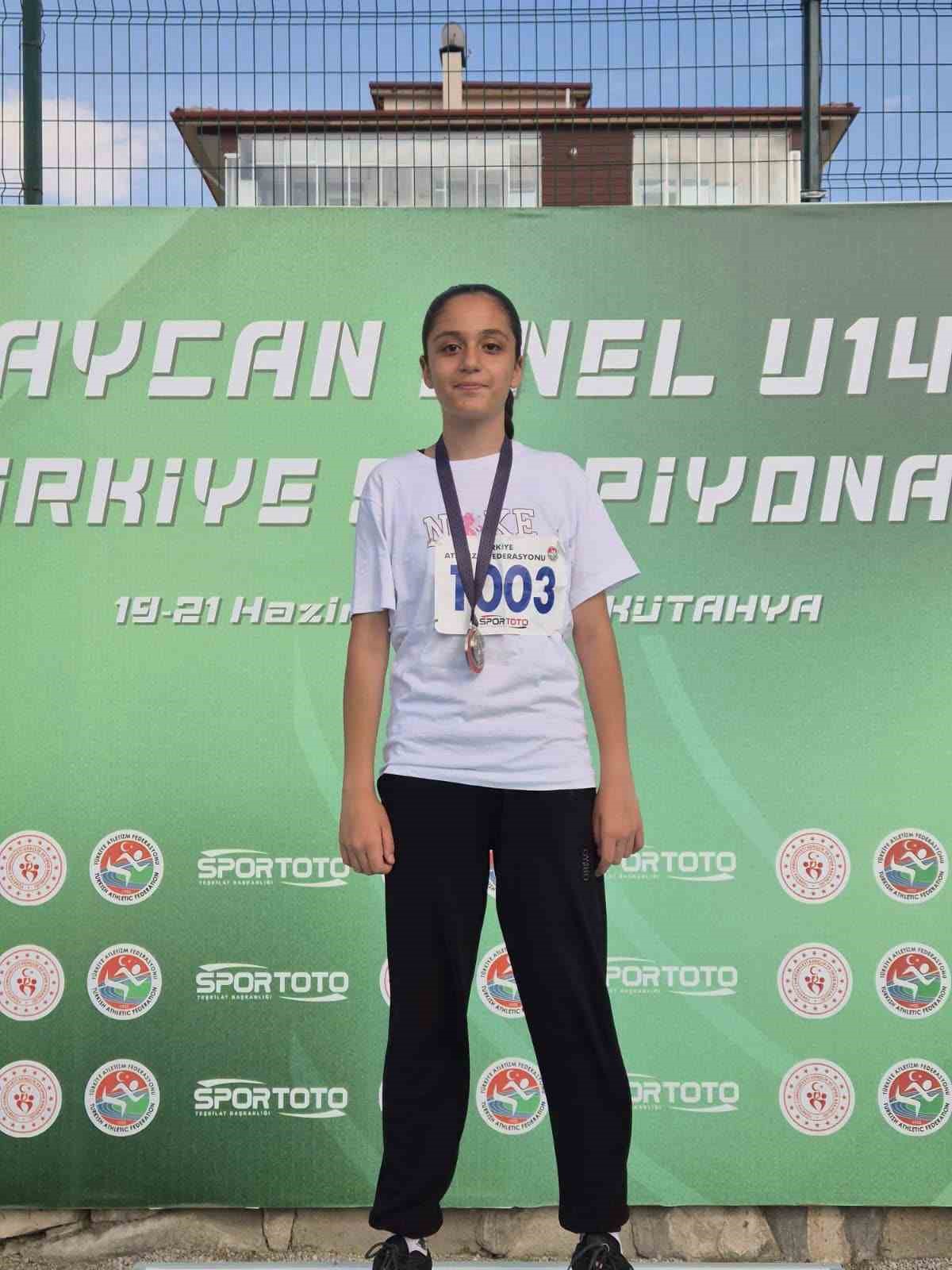 Ayşe Hatun Dindar&rsquo;dan T&uuml;rkiye Şampiyonası&rsquo;nda &ccedil;ifte başarı