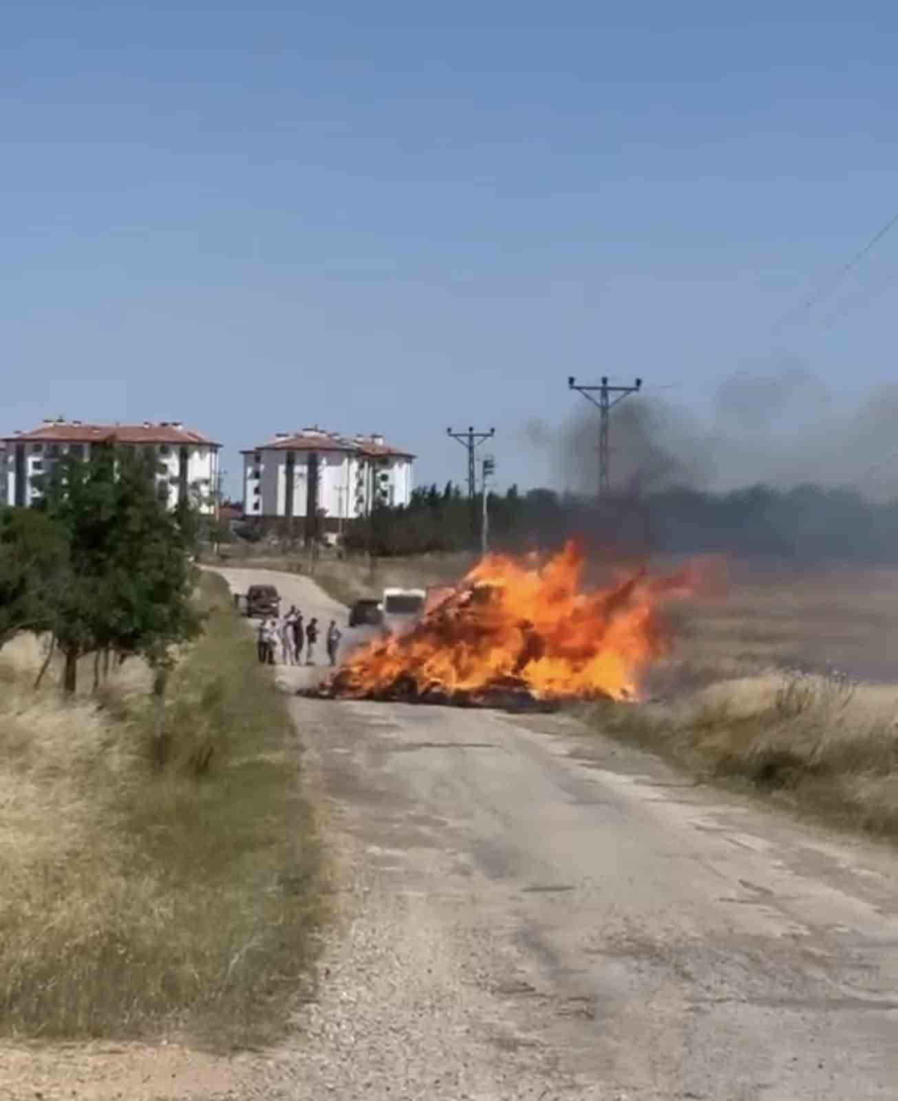 L&uuml;leburgaz&rsquo;da saman balyası y&uuml;kl&uuml; r&ouml;morkta yangın