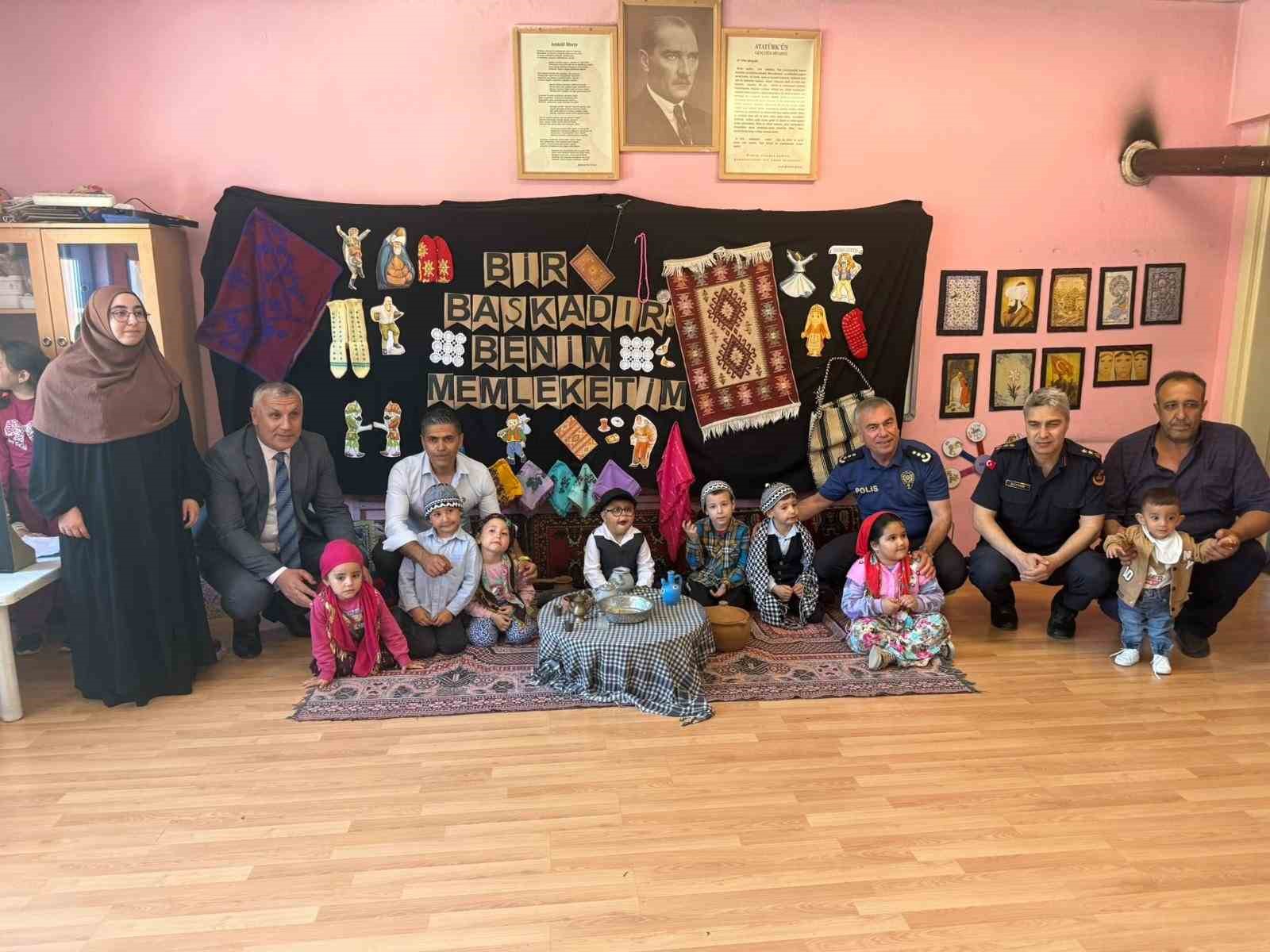 Burhaniye’de bahar şenliği coşkusu