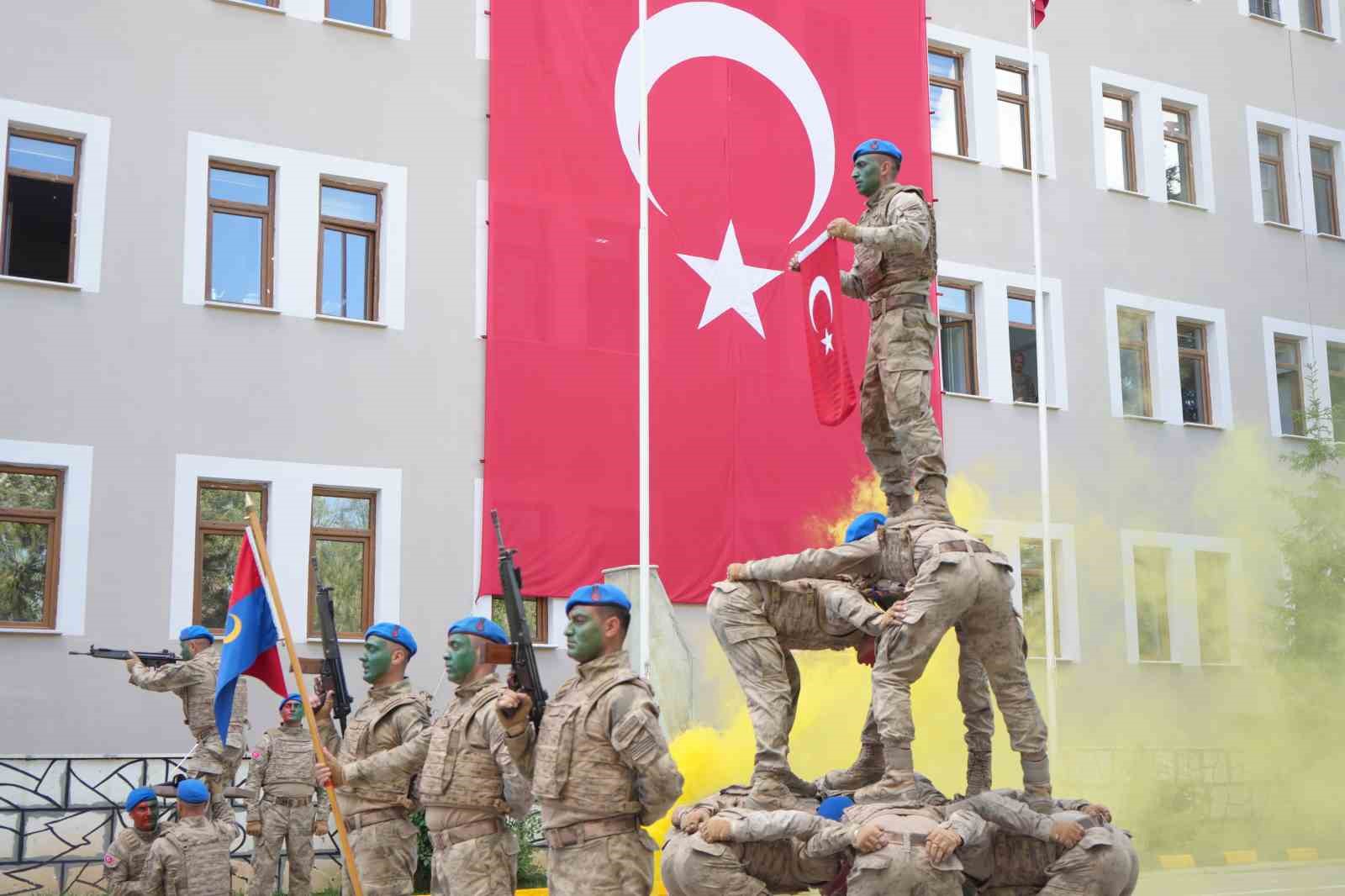 Jandarma Teşkilatının 187&rsquo;nci yılı Bayburt&rsquo;ta t&uuml;fekli g&ouml;steriyle kutlandı
