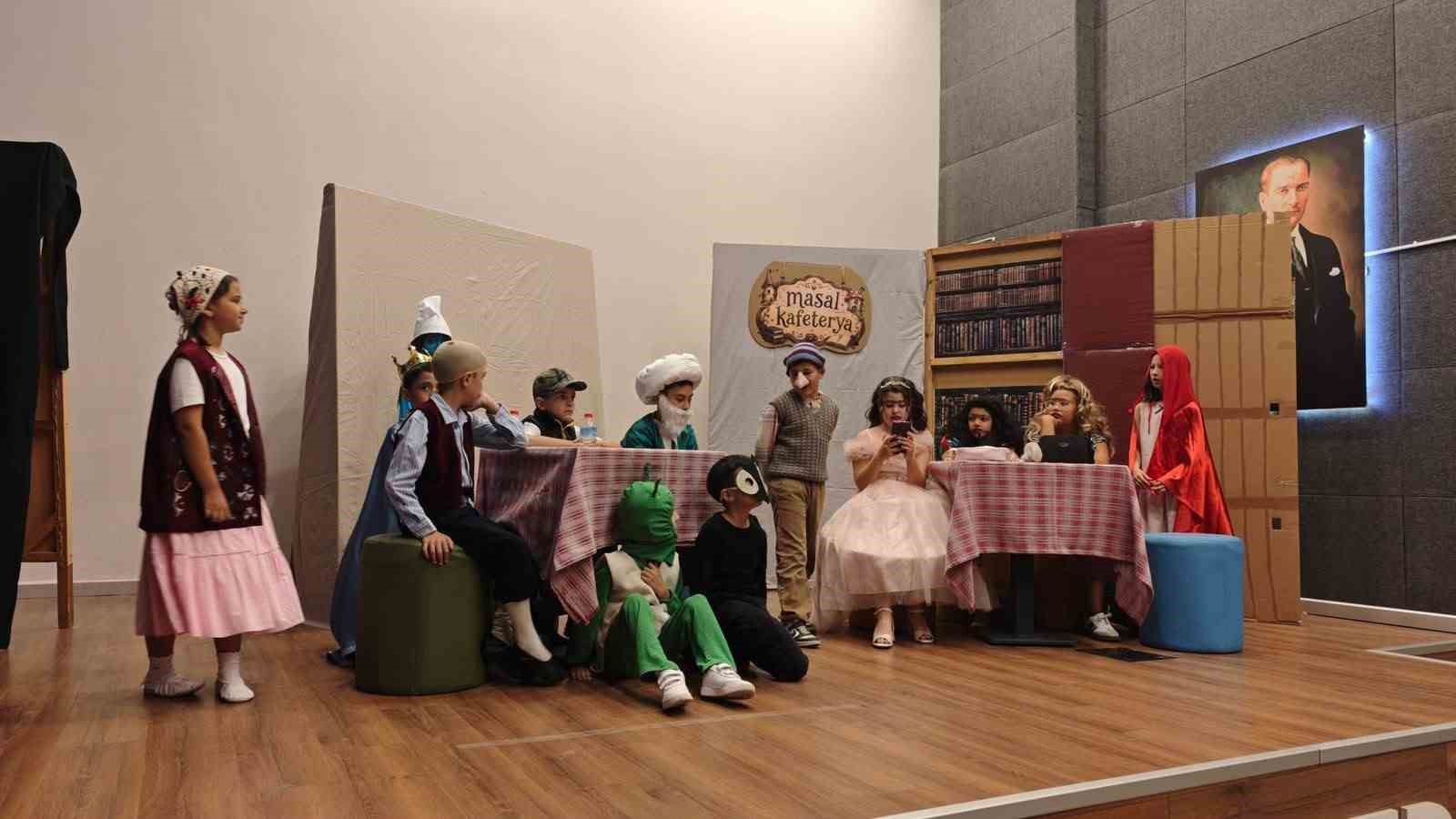 Kursiyerler h&uuml;nerlerini sergiledi