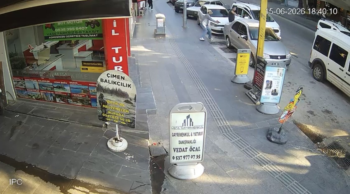 Doğum g&uuml;n&uuml; pastasını alır almaz kurşun yağmuruna tutuldu: O anlar kamerada