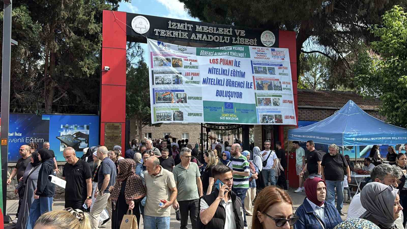 &Uuml;niversite yoluna iddialı &ccedil;ıktı: "İlk bine gireceğim"