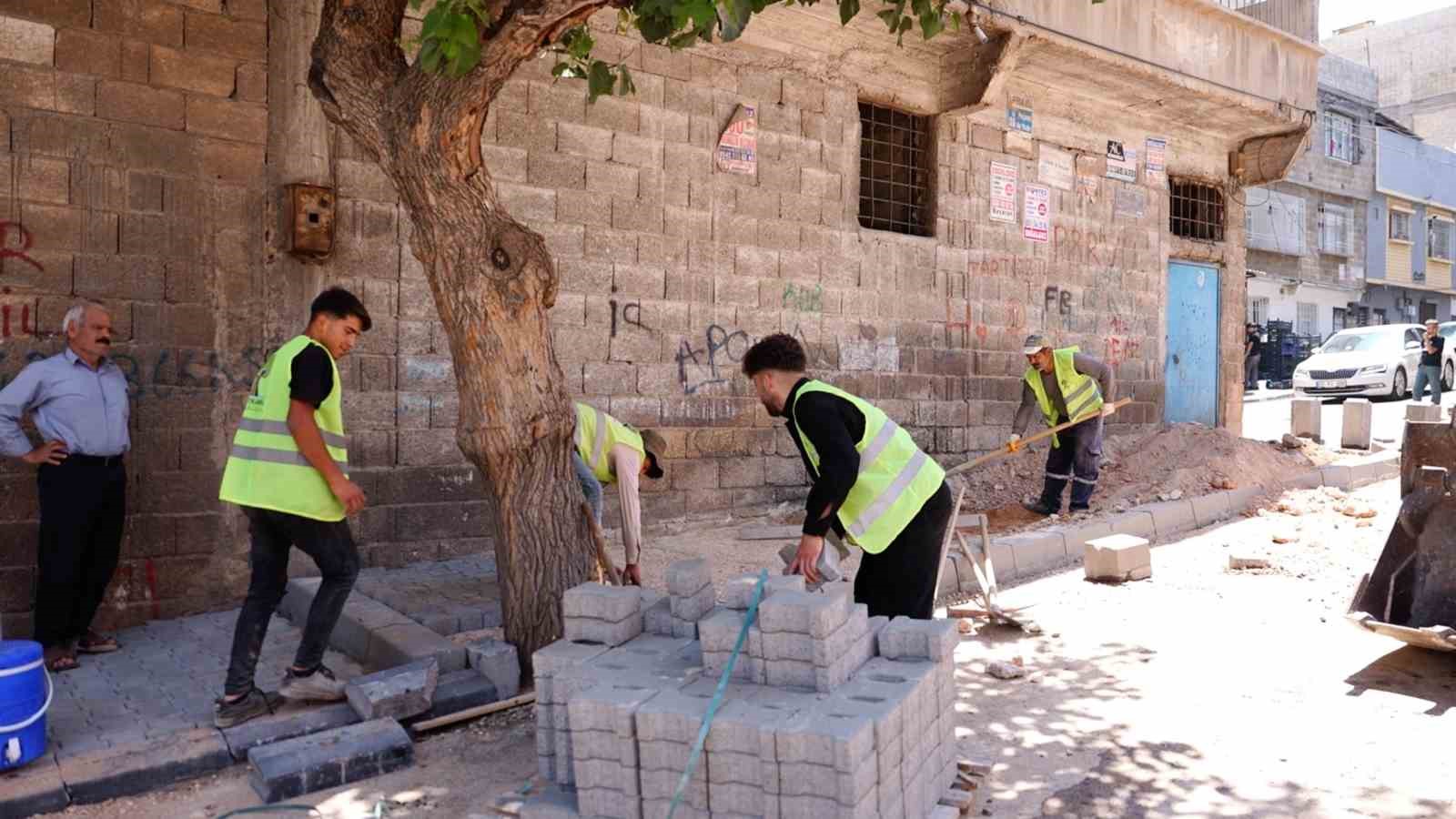 Şehitkamil&rsquo;de kaldırımlar yenileniyor