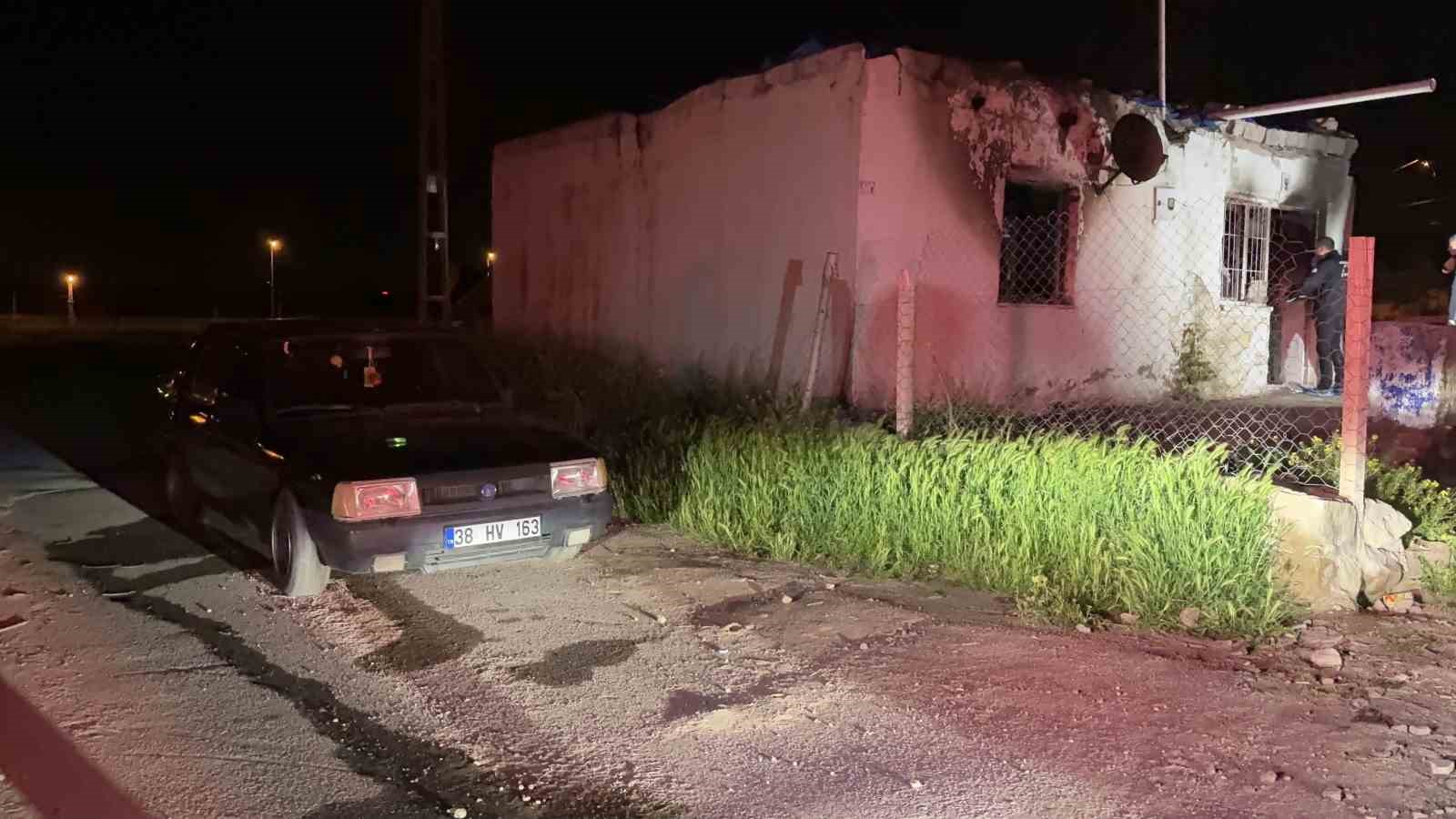 Alkollü sürücü merakına yenik düştü