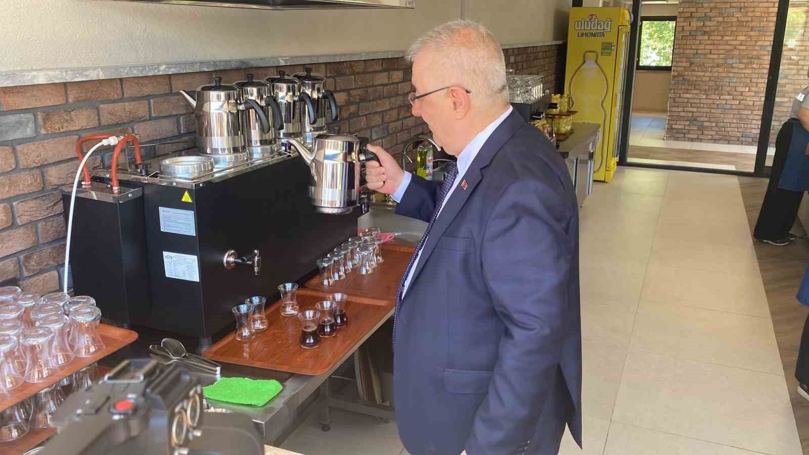 Edremit’te Kent Lokantası, Kent Kafe ve Halk Çay Bahçesi hizmete açıldı