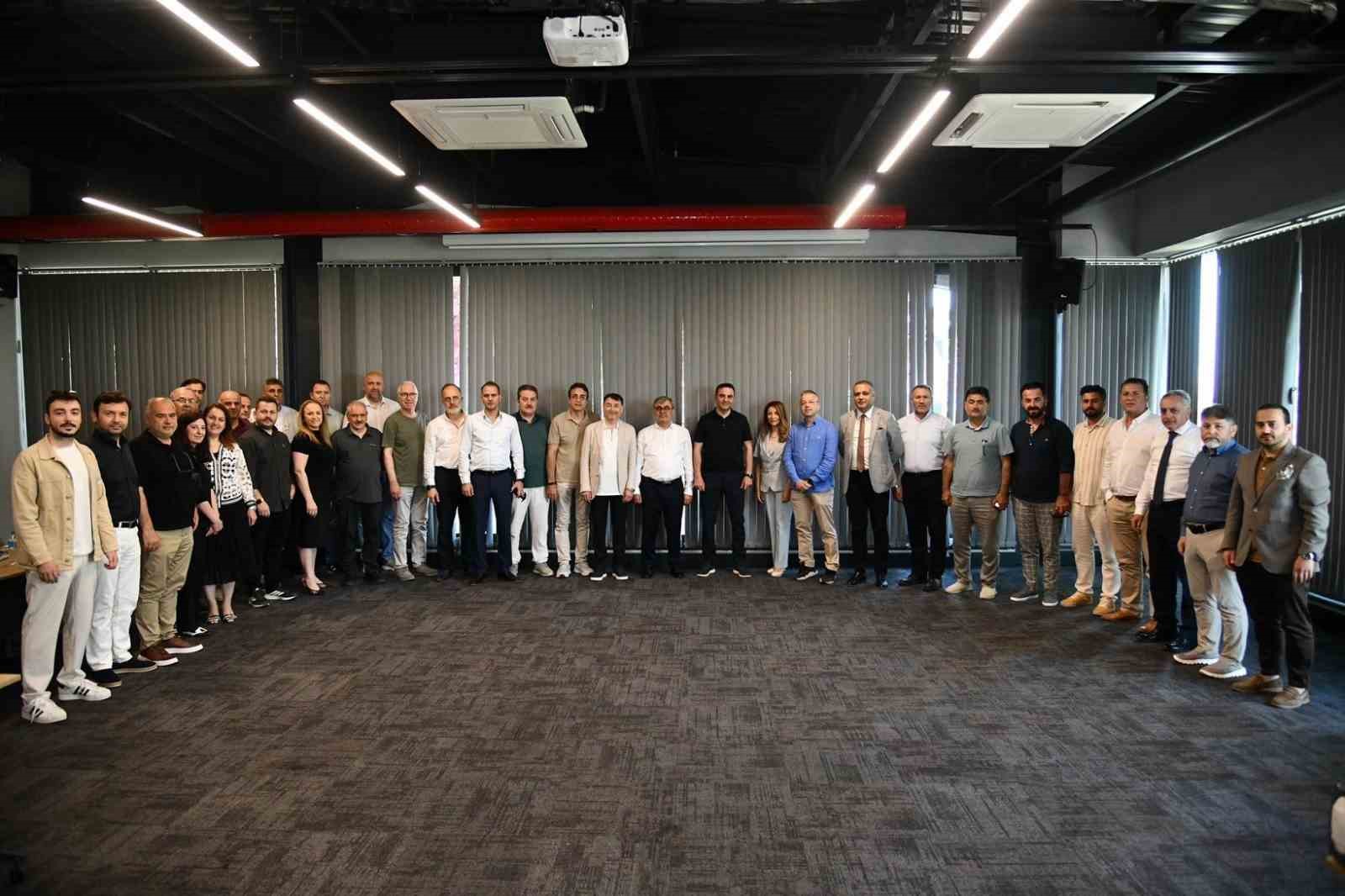 &Ouml;zl&uuml;&rsquo;den esnafla istişare toplantısı